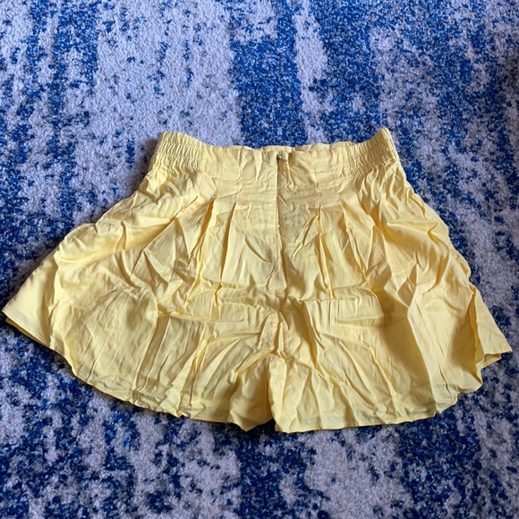 MAJORELLE Naples Short in Canary Yellow Medium - Picture 5 of 5